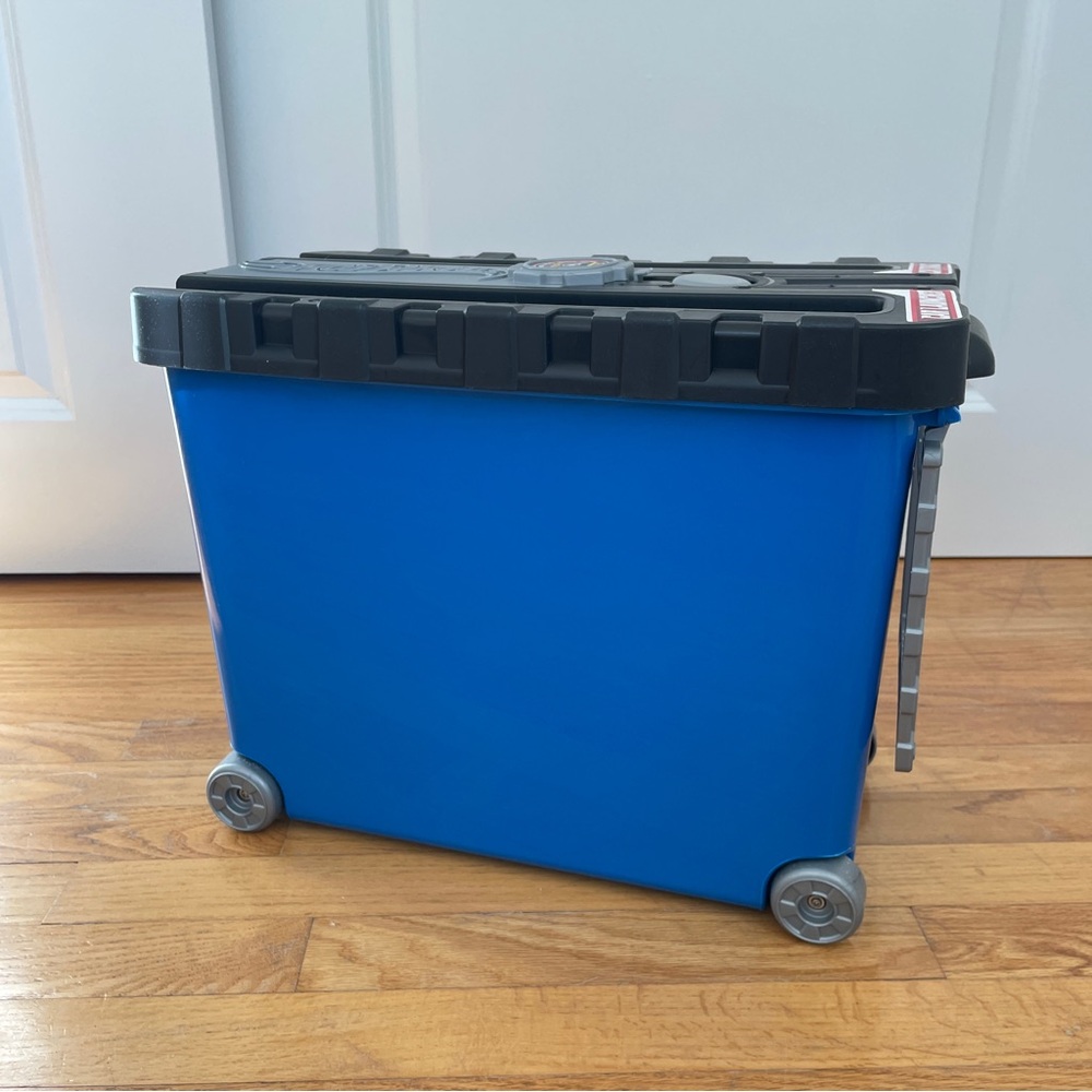 Hot Wheels Store and Race Case, blue - Picture 3 of 17